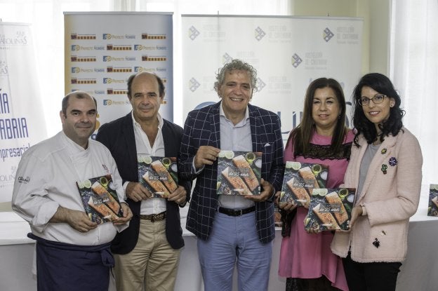 Juanma España, Pedro Vega, Ángel Cuevas, Eloisa Velarde y Sandra Sumalla.