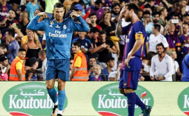 Cristiano y Messi, durante la ida de la Supercopa de España en el Camp Nou.