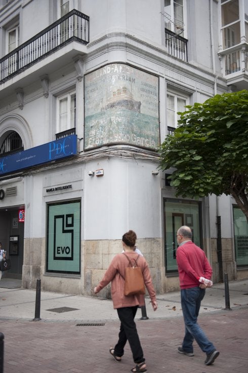 Será restaurado el mural de la línea Holland-America cuyo agente era Francisco García.Está en la fachada del edificio de su propiedad, con sus oficinas y vivienda, en la plaza de Pombo