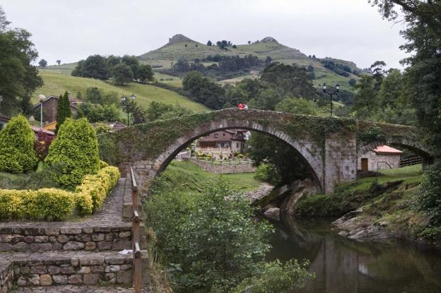 Una de las vistas más clásicas del pueblo de Liérganes. :: ROBERTO RUIZ/
