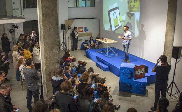 Presentación de Lego Life./A. Ferreras