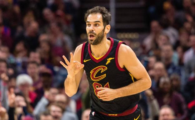José Manuel Calderón celebra un triple ante los Lakers. /Afp