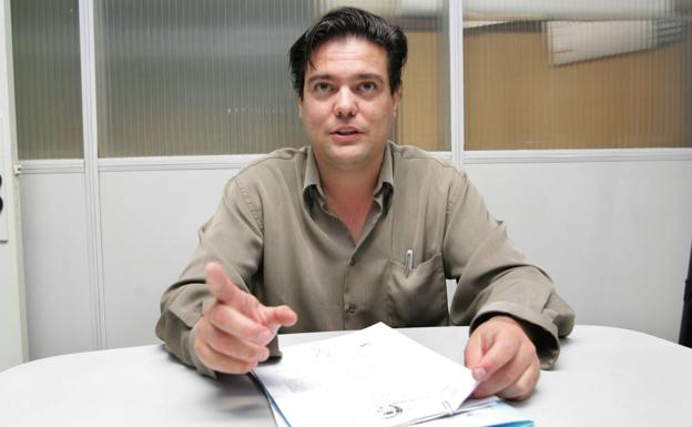 Víctor Gómez dimite como concejal en Vega de Pas y recurrirá la sentencia que le inhabilita