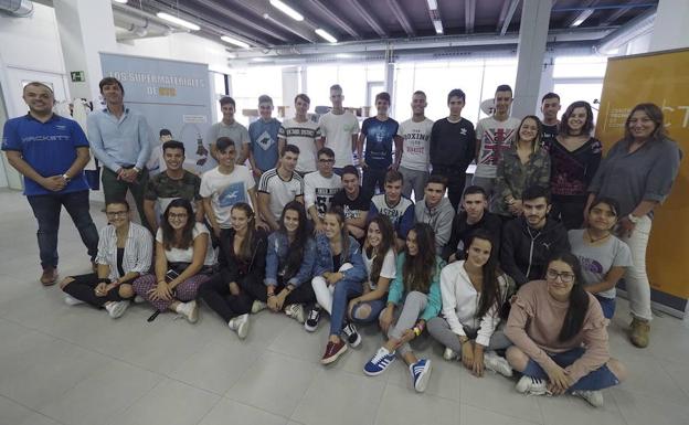 Los estudiantes visitaron el Centro Tecnológico CTC, en el PCTCan/SANE