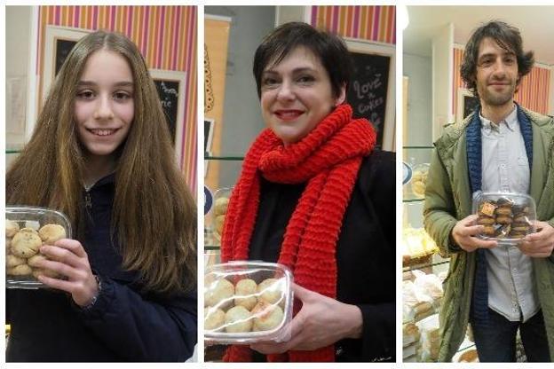 Begoña Agüero, Sebastián Tena y Ángela Bolado, muestran algunos productos sin gluten elaborados en la pastelería Amelia./Antonio 'Sane'