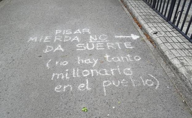 Los vecinos se han quejado generalizadamente contra la suciedad en las calles/