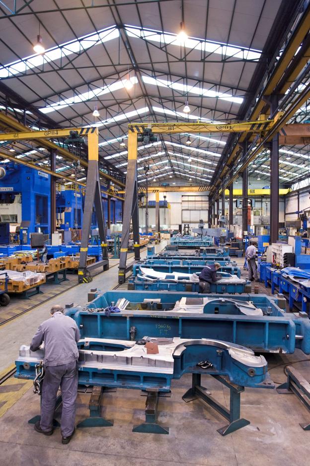 Los desempleados pueden lograr la tarjeta profesional para trabajar en el sector del metal./Roberto Ruiz