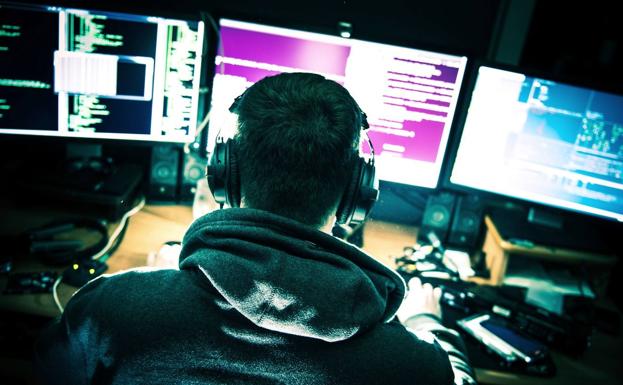 La Policía Nacional de Cantabria alerta de estafas bancarias mediante la captura de claves por internet