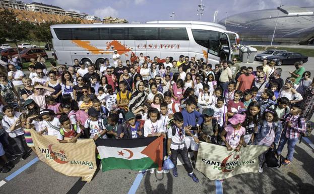 Los niños saharauis que estuvieron en Cantabria en familias de acogida durante el pasado verano./Roberto Ruiz