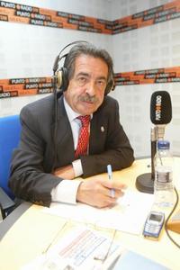 Revilla dice que el idioma cántabro es "castellano mal hablado". / DM/