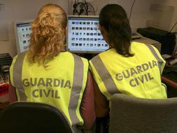La policía, las líneas de asistencia telefónica y la industria de internet han ayudado a enfrentar el problema./ Archivo/