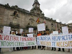 Las protestas del Voleibol Torrelavega no dieron su fruto y el equipo se ha visto obligado a renunciar a jugar en la Superliga./LUIS PALOMEQUE./