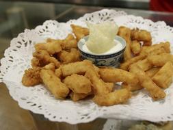 Un suculento plato de rabas. / D. PEDRIZA/