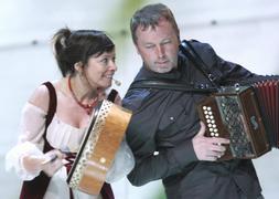 El grupo irlandés Dervish acudirá en agosto al festival 'Sauga Folk' de Colindres. :: DM/
