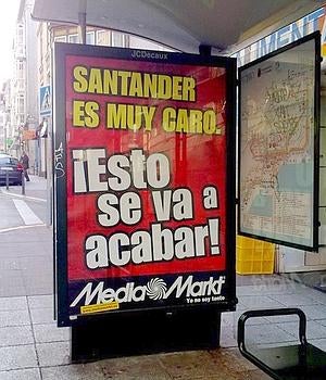 La firma alemana quitará la cartelería de las marquesinas de los autobususes. / DM/