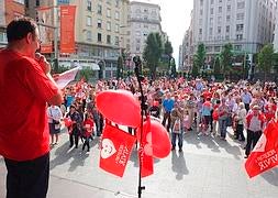 A las puertas de la Casa Consistorial de la capital cántabra se instaló un gran escenario./ Foto: Sé Quintana/