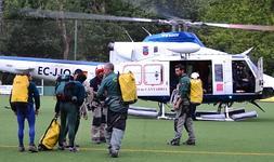 Un grupo de agentes del Greim toma el helicóptero para dirigirse al sistema Mortillano y seguir con la búsqueda. :: I. BAJO/
