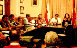 Toribio y Aguado explicaron las ayudas concedidas. / CAVIA/