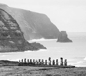 Aspecto de las estatuas desde el mar. Los expedicionarios los confundieron con árboles. DM/