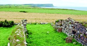 En Irlanda murieron unos 10.000 españoles, ahogados o ejecutados en la horca. Triste epílogo de una ambiciosa aventura. En la imagen, la costa de Dunsenverick./