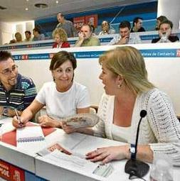 Gorostiaga y Gómez Morante durante el Comité Regional celebrado el pasado mes de junio, con sus candidaturas anunciadas. / R. RUIZ/