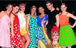 Bailarines de la obra de Stravinsky 'Pájaro de fuego'. / DM/