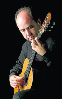 El guitarrista santanderino Miguel Trápaga. / DM/