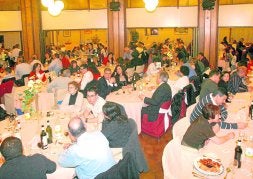 En la mesa del centro se puede ver a la familia Piru. / SANE/