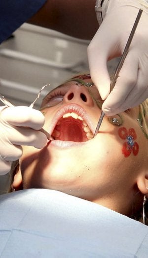 Promueven la aplicación de la hipnosis en la odontología
