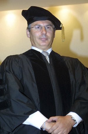 Garzón, tras recibir el título de doctor 'honoris causa' por una universidad neoyorquina. ::
EFE/