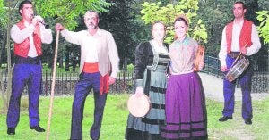 De izquierda a derecha, en este montaje fotográfico, Fernando Gómez, El Malvís de Tanos, Esther Terán, Puri Díaz y David Gómez. ::
DM/