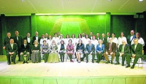 Intérpretes, músicos y responsables de la Fundación en el reciente homenaje a Enrique Franco. ::
ESTEBAN COBO/
