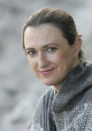 Inés Fonseca se adentra en Miguel Hernández, tras sus creaciones sobre Hierro o Cardenal. ::
CELEDONIO/