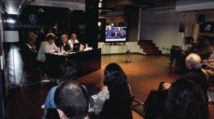 Espacio Fraile y Blanco fue el lugar que albergó el debate que puso sobre la mesa una nueva revolución cultural, la propi ciada por Internet. ::
BORJA URÍA/