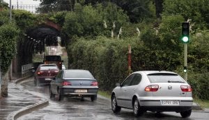 El alcalde de Castro pretende abrir el otro túnel de Ocharan para mejorar la circulación de vehículos en esa zona de la ciudad. :: Abel Verano/