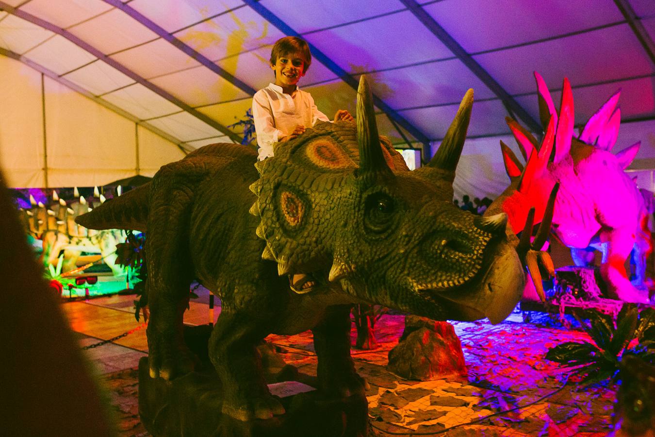Dinosaurs Tour, la mayor exposiciÃ³n de dinosaurios animatrÃ³nicos a tamaÃ±o real, llega a Santander