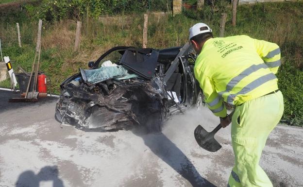 Viendo Como Ha Quedado El Coche Es Un Milagro Que Siga Vivo El