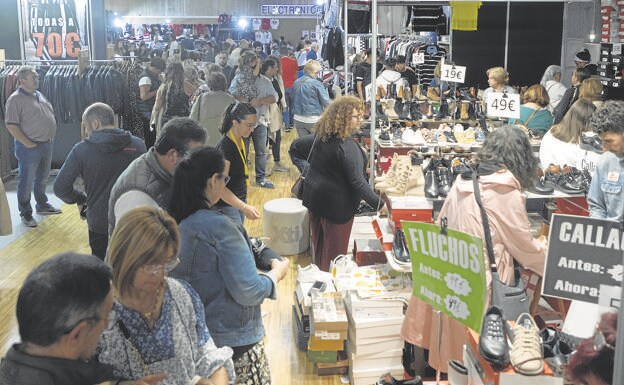 La Feria Outlet marcas logra congregar a 20.000 personas | El Diario Montañes
